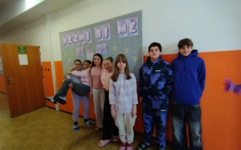 Fialový den