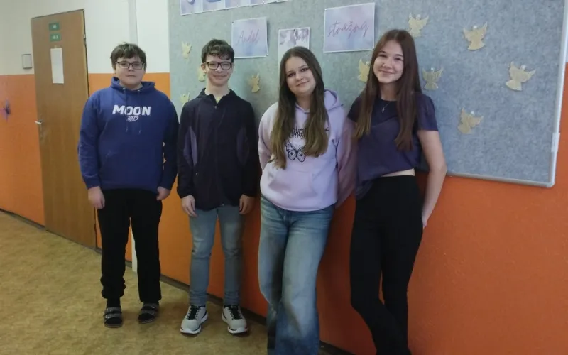 Fialový den